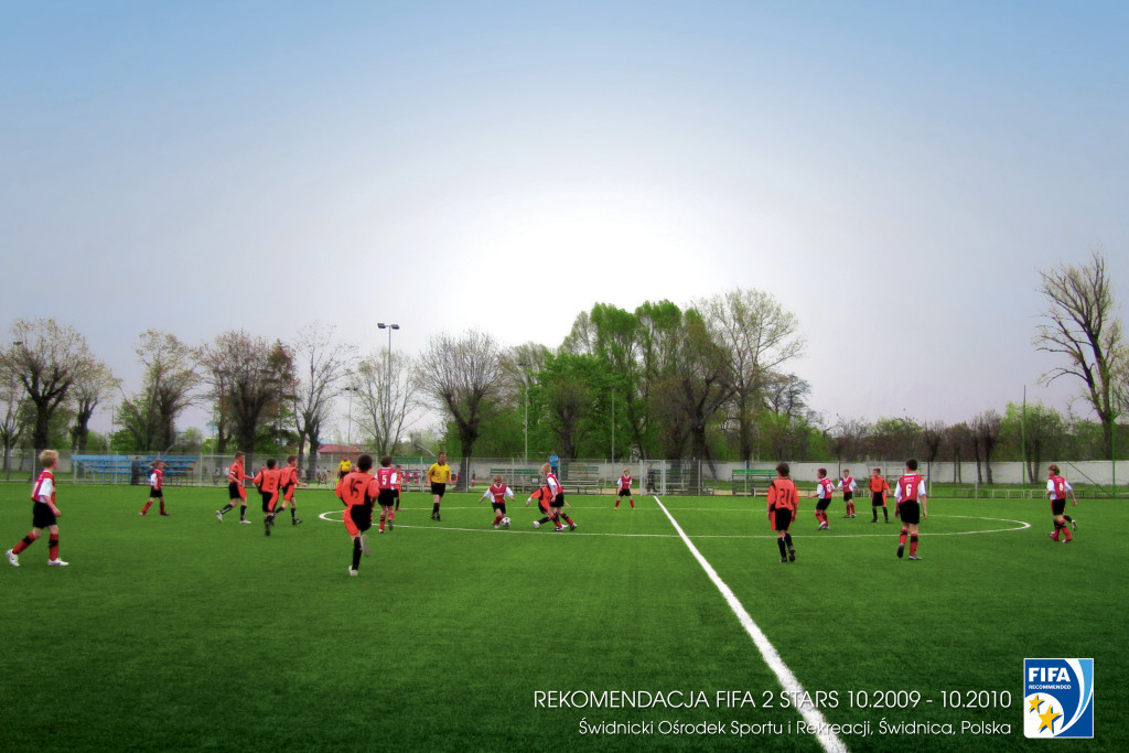 Pełnowymiarowe boisko piłkarskie z certyfikatem FIFA 2 Star w Świdnicy