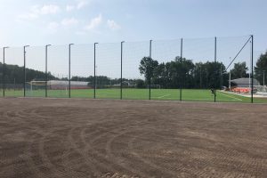 Budowa boiska piłkarskiego o sztucznej nawierzchni o wymiarach 112 x70m w Woli Rzędzińskiej zakończona !